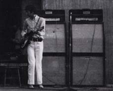 In June 1966, a Marshall JTM45 100 Super PA for vocals sits to the left of Pete’s rig.
