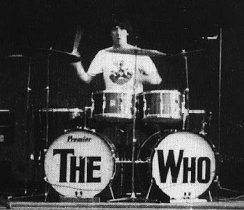Ca. June 1966, initial double bass drum kit setup, with two 14×8 tom toms and tom mounts connecting the bass drums.