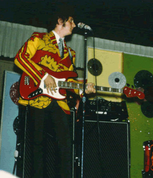 Ca. July 1967, U.S. tour with U.S. Thomas Organ (Vox) V1141 Super Beatle solid-state amps and cabs.
