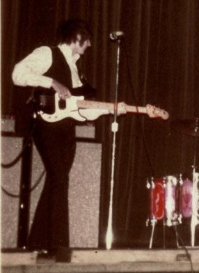 25 Aug. 1967, Kiel Opera House, St. Louis, Mo., with Fender Showman amps with 2×15 cabinets. Photo courtesy Paula Wills, stlbook.com.