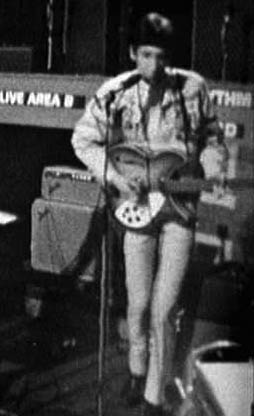 Ca. 1965, television appearance, performing Anyway Anyhow Anywhere, with a blonde ’62 or ’63 Fender Tremolux top and 2×15 cabinet.