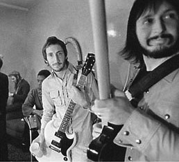 Ca. October 1973, backstage with Polaris White SG Special. Photo ©Robert Ellis.