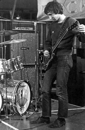 Ca. December 1968, the Rolling Stones Rock and Roll Circus rehearsals, with earliest known use of the Univox Super-Fuzz. This month also represents Pete’s first use of Hiwatt-badged Sound City 4×12 cabinets and consistent use of the Gibson SG Special guitar.