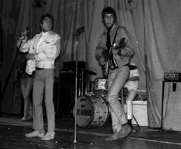25 Sept. 1965, Keith playing the Lee Kings drumkit.