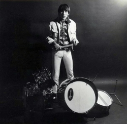 Click to view larger version. 1964 photo session, with spilled English Rogers kit. (Photo: SoundCityChris)