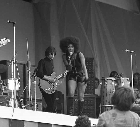 30 Aug. 1969, Marsha Hunt using The Who’s gear at the Isle of Wight.