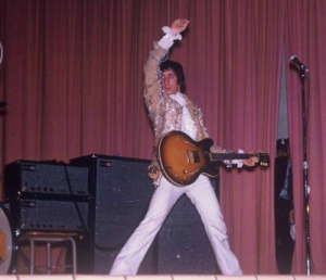 Click to view larger version. Southfield High School, Detroit, Michigan, 22 Nov. 1967, with two Sunn 100S amplifiers and 2×15 cabinets, playing a Gibson ES-335. (Photo: SoundCityChris)