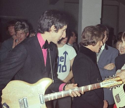 Ca. 1967, backstage with Rickenbacker 360/12 Mapleglo.