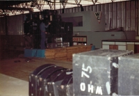 22 Feb. 1974, Parc des Expositions, Nancy, France, backstage during setup. PA by IES, and Crown DC300s visible at stage right PA stack. Via “A French Fan”.