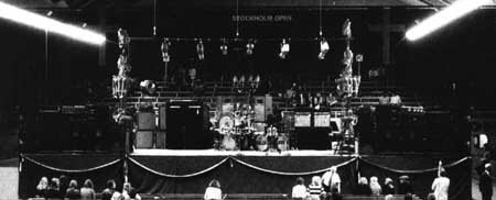 Mid-1972 stage setup, showing four speaker stacks per stageside.