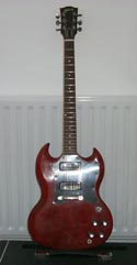Click to view larger version. Gibson Pete Townshend Signature SG – front, courtesy Justin Harris